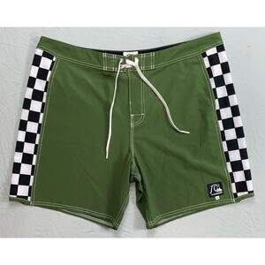 Quiksilver Men's Original Arch 18 Board Shorts. Green, Checked Sides. 38, MINT!